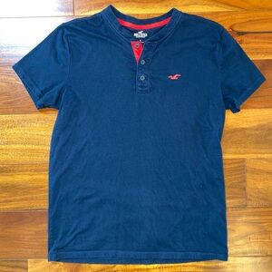 EUC Men’s Size Small, Hollister Navy Blue with Red Short Sleeve Henley
